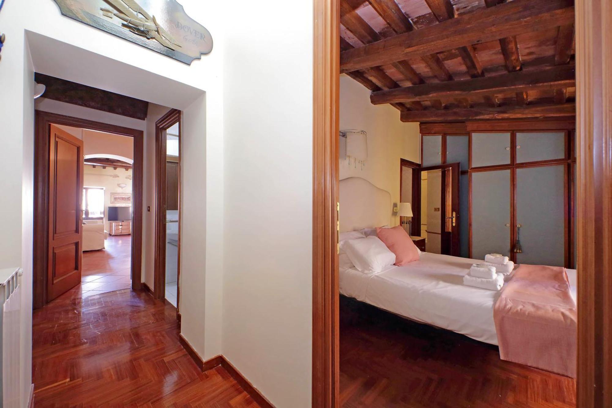 Classic Next To Popolo Square Apartment Rom